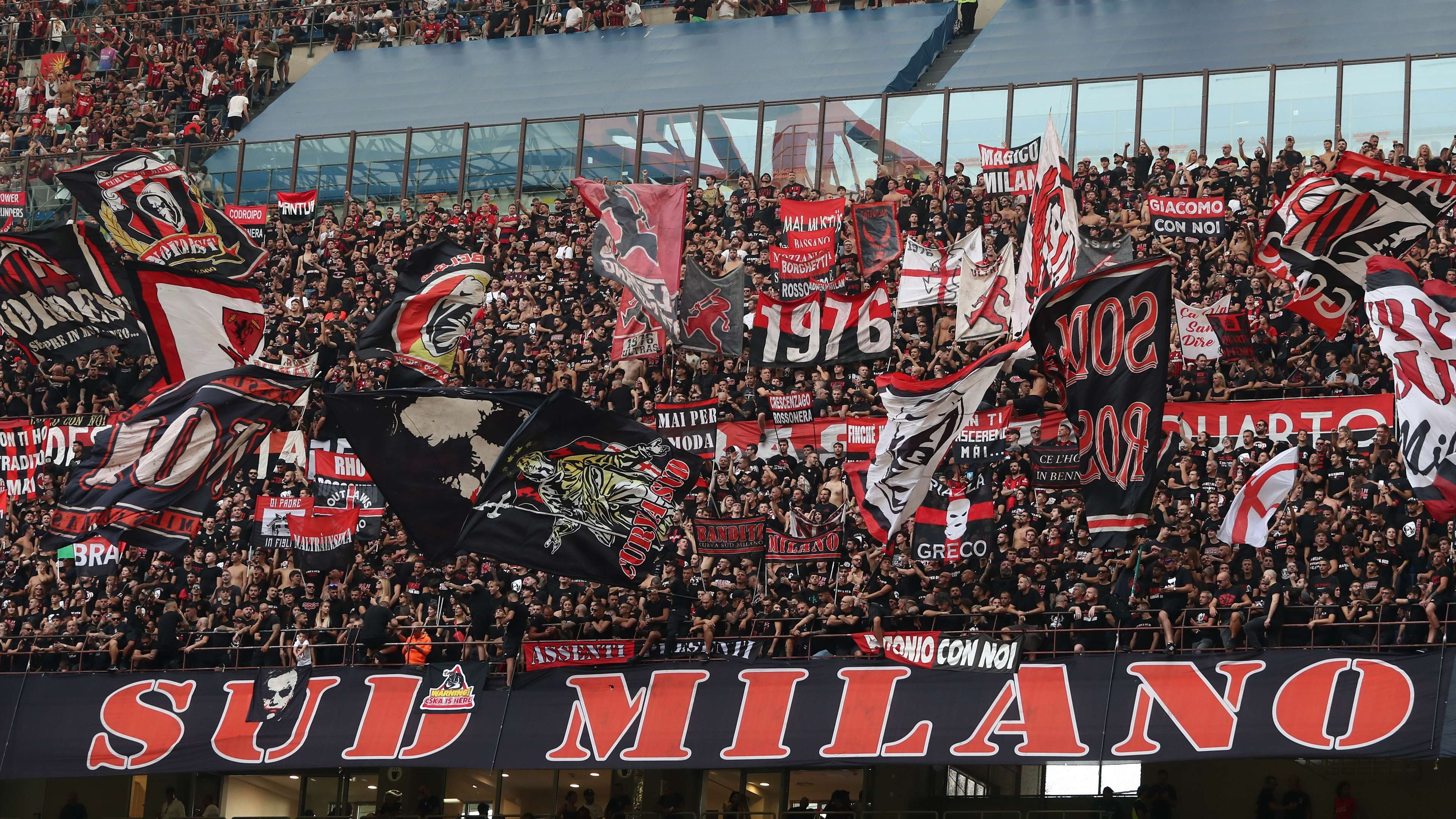 San Siro AC Milan fans