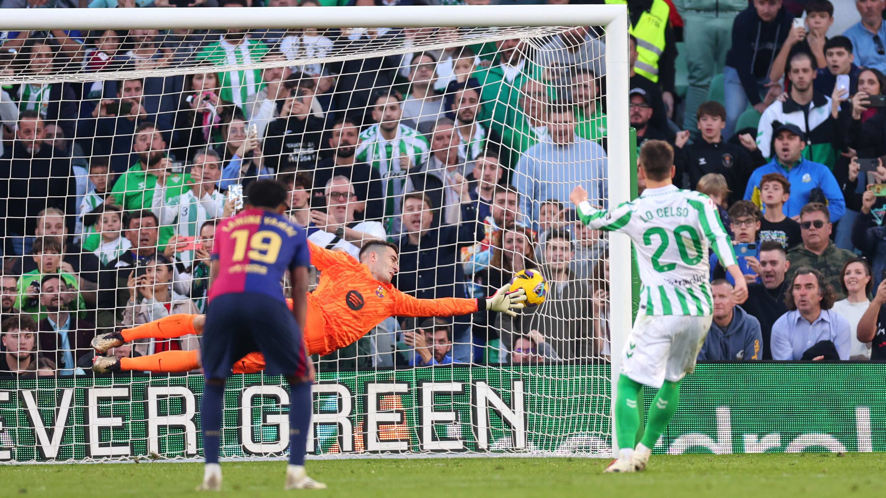 Real Betis Balompie v FC Barcelona - La Liga EA Sports