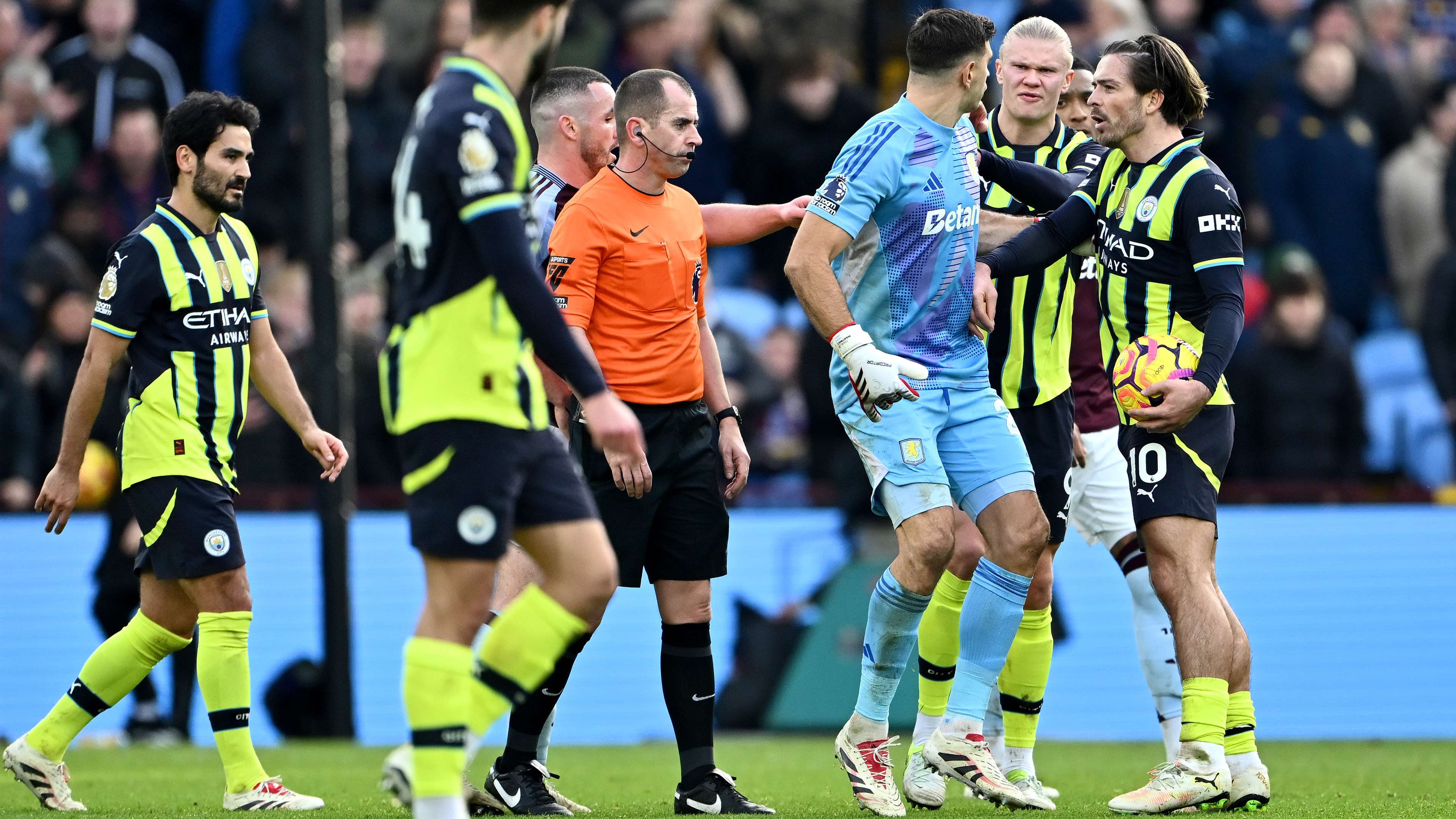 Aston Villa FC v Manchester City FC - Premier League