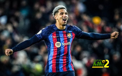 أول تعليق من لاعب استون فيلا بعد التعادل أمام ليفربول 