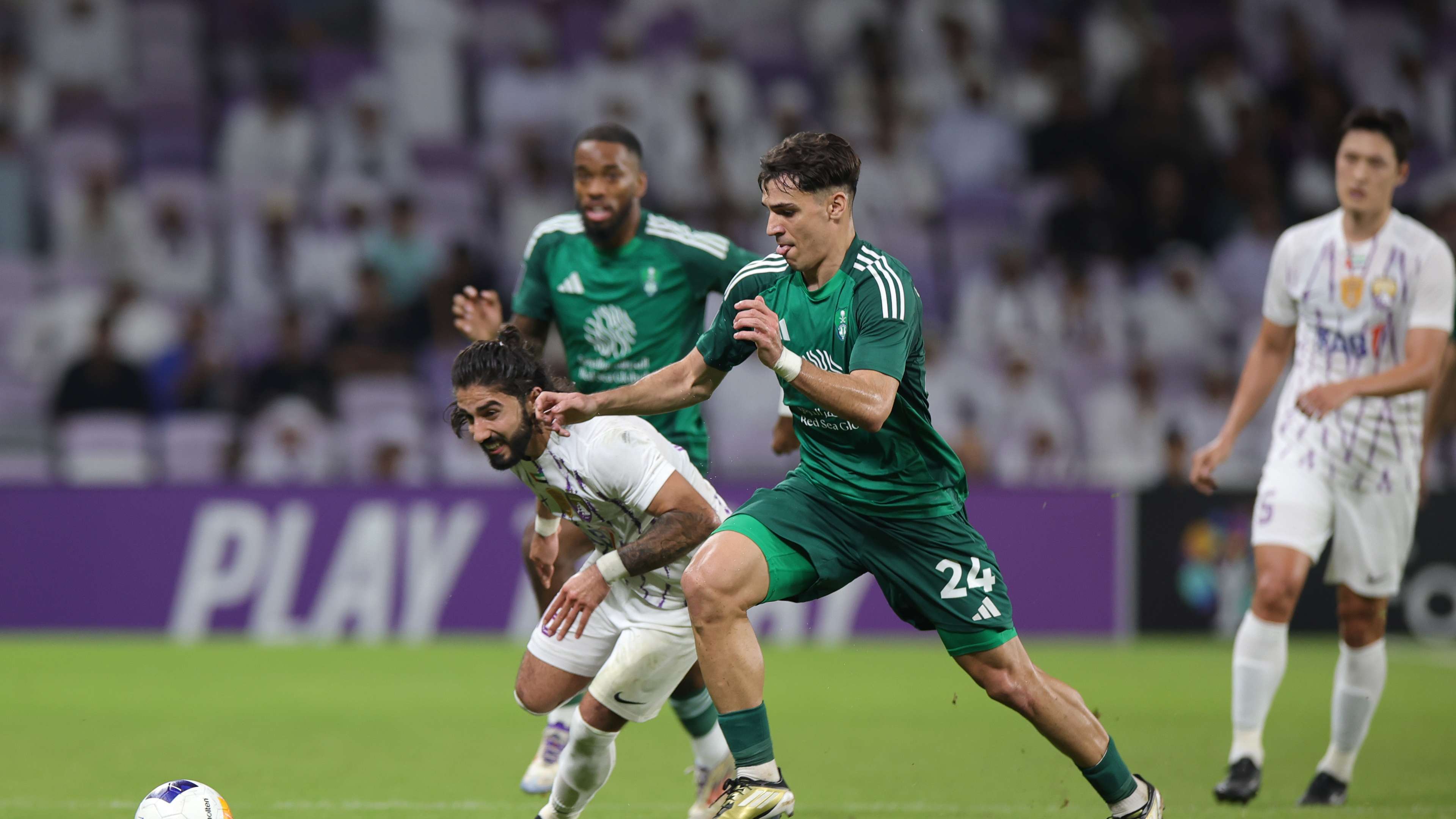 الأسوأ في الشوط الأول بين النصر والشباب 