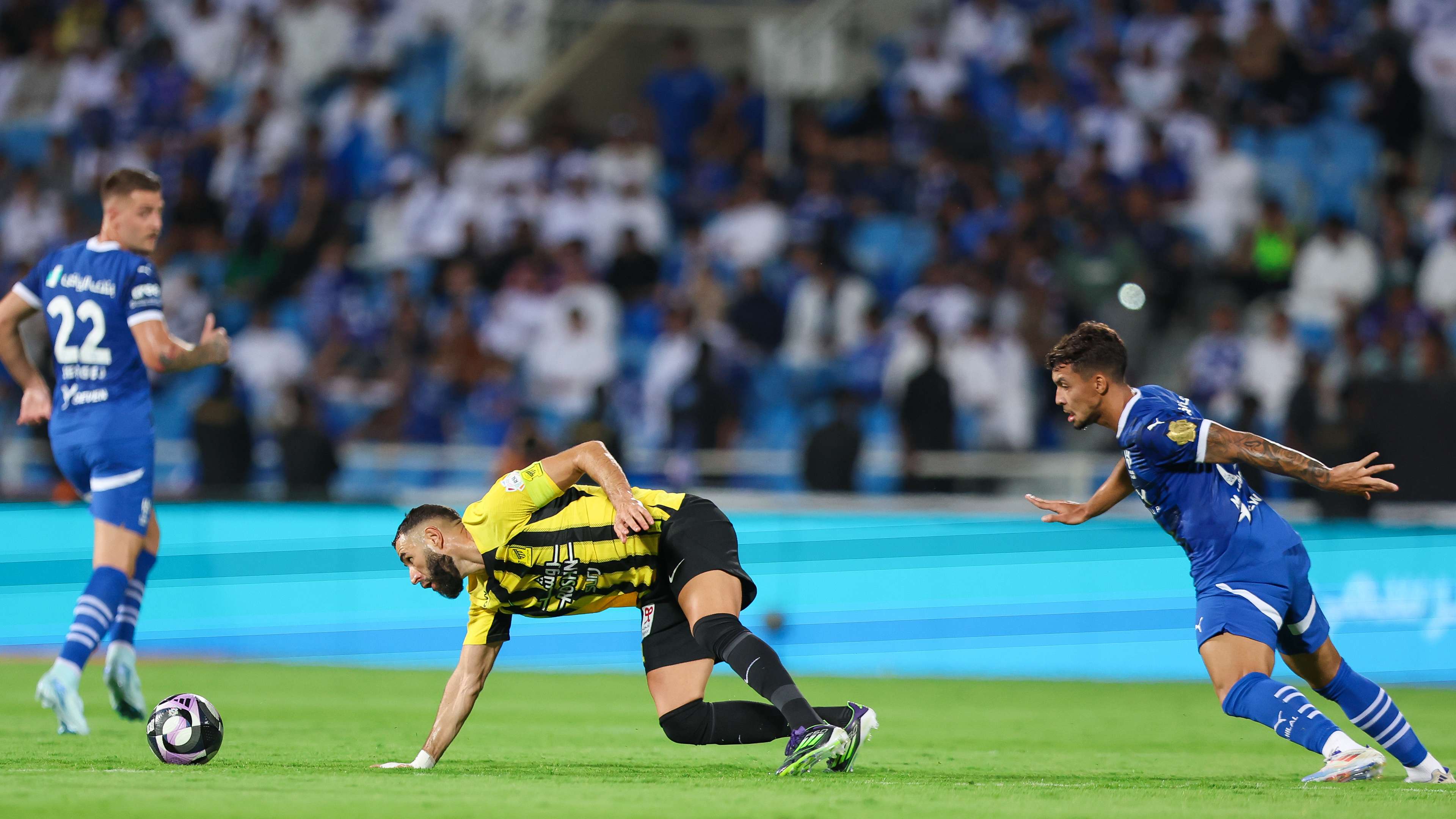 موقف زكريا هوساوي من المشاركة مع الاتحاد أمام النصر 