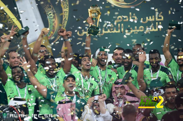 ردة فعل انريكي في غرفة ملابس منتخب إسبانيا بعد السقوط أمام اليابان 