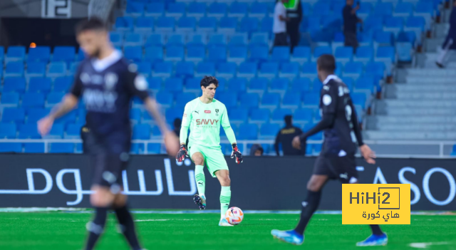 خطوة غير مسبوقة .. طلب استثنائي من الهلال بشأن حكام الديربي أمام النصر | 