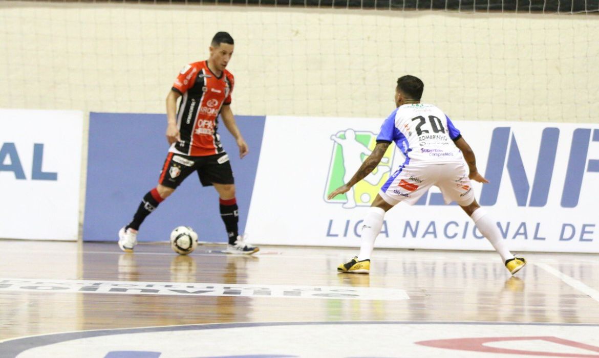 نهاية لاعب شجاع .. قلب نبيل بن طالب يضع حدًا لمسيرته على الملاعب | 