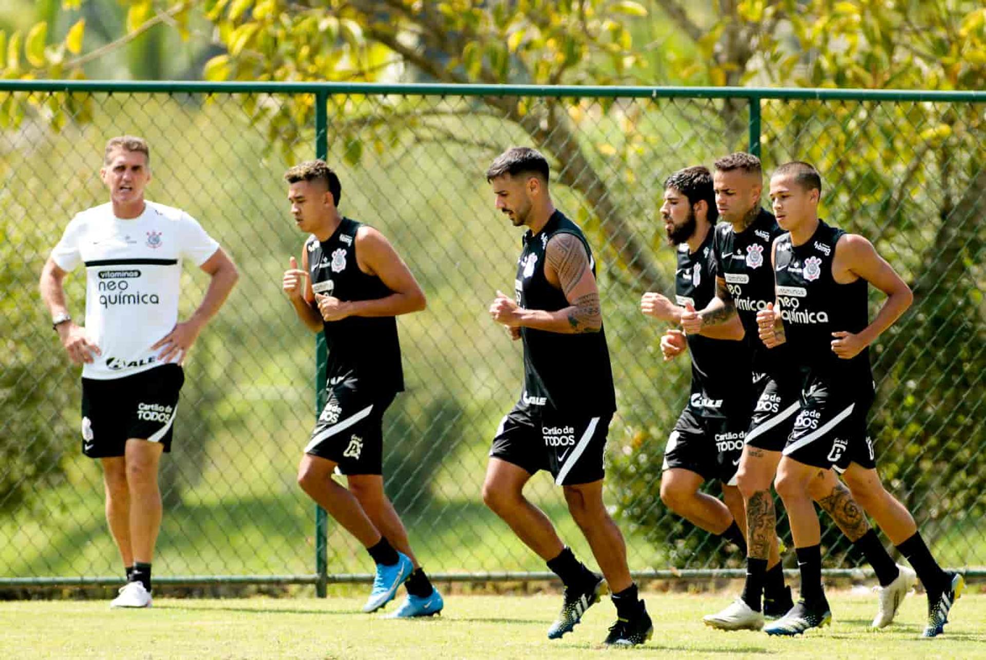 فيديو | "أرعب الجماهير بسبب قلبه ثم رقص معهم!" .. جورج جيسوس يحتفل بتعادل الهلال مع النصر | 