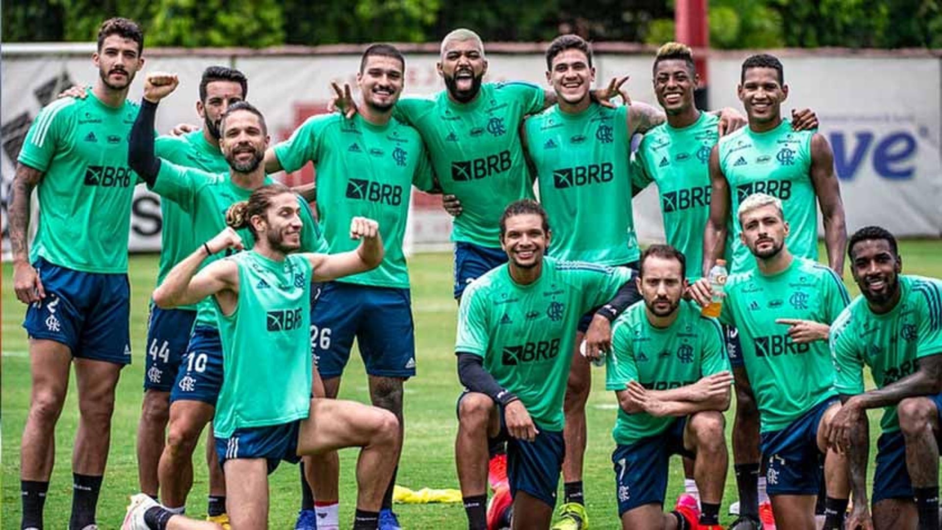 قبل كلاسيكو الهلال.. الأهلي يحسم مصير يايسله بقرار نهائي! | 