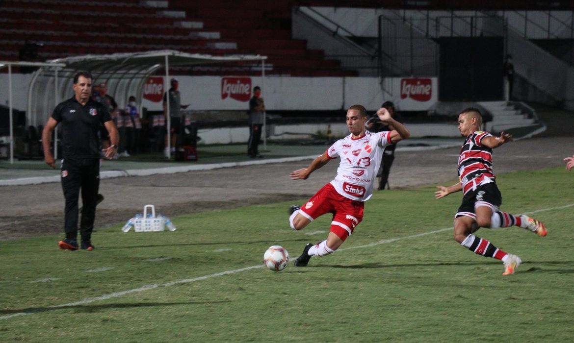 لاعب روما على رادار البريميرليج 