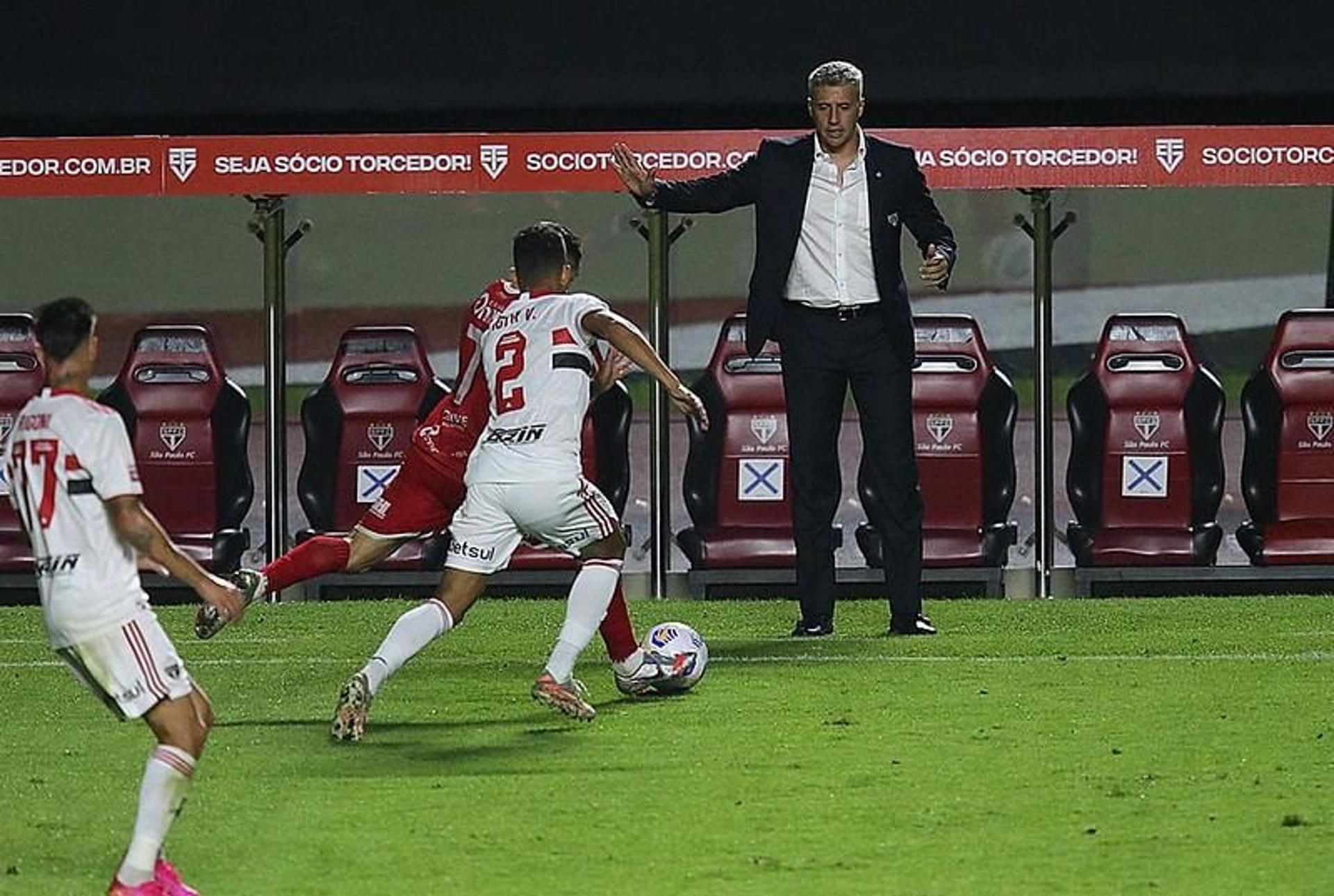 نايف هزازي: كرهنا الكرة .. اعطوا الهلال الدوري الآن ولا تقطعوا سلسلة انتصاراته | 