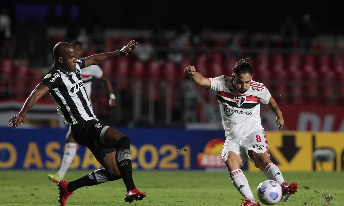 المدير الرياضي لـ يورغوردوينس يكشف سبب ضياع صفقة بيرغفال من برشلونة 