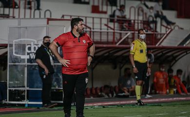 "كورتوا كان سينقذ مانشستر يونايتد من الهدف الغريب في (المتفرج) أونانا!" | 