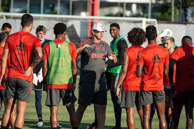 بعد ديربي النصر .. سامي الجابر يدق "ناقوس الخطر" في الهلال ورد فعل سريع من سالم الدوسري | 