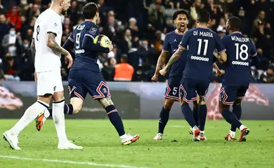 "قد يرحل عن النصر في هذا الوقت!" .. زميل كريستيانو رونالدو السابق يطالبه بمغادرة الدوري السعودي بسبب ليونيل ميسي | 