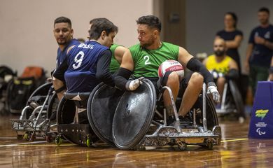 الصحفيون يعاقبون لويس كاسترو .. والبرتغالي يرد: اسألوا الإدارة عن التعاقدات وغياب العدالة سبب تعثرنا! | 