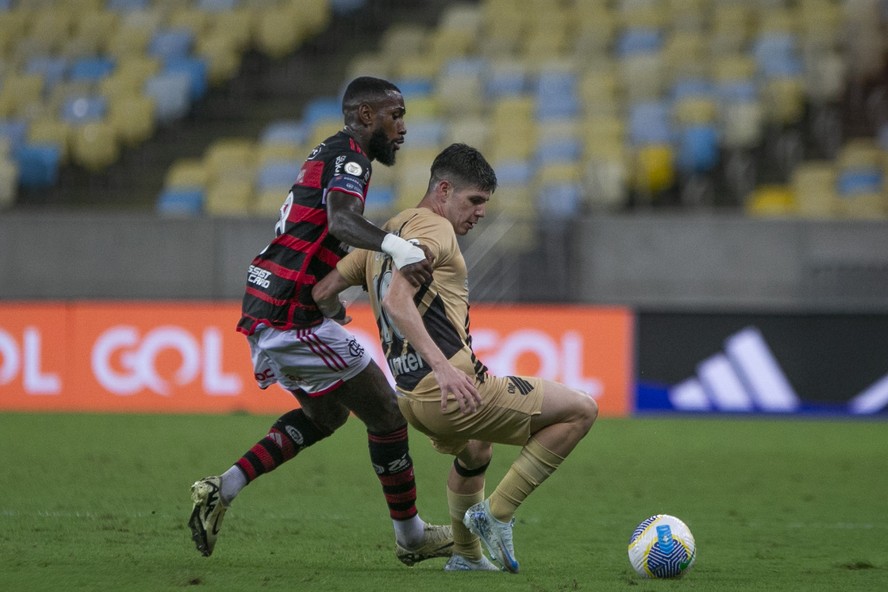 جوميز يطالب الزمالك بإبعاد اللاعبين عن العروض والتجديد 