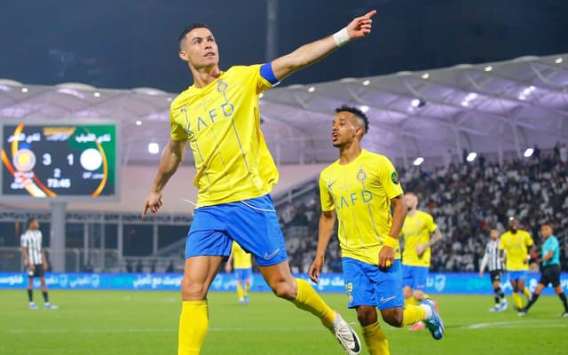 تاريخ مواجهات الهلال ضد النصر قبل صدام نهائى كأس السعودية.. إنفوجراف 