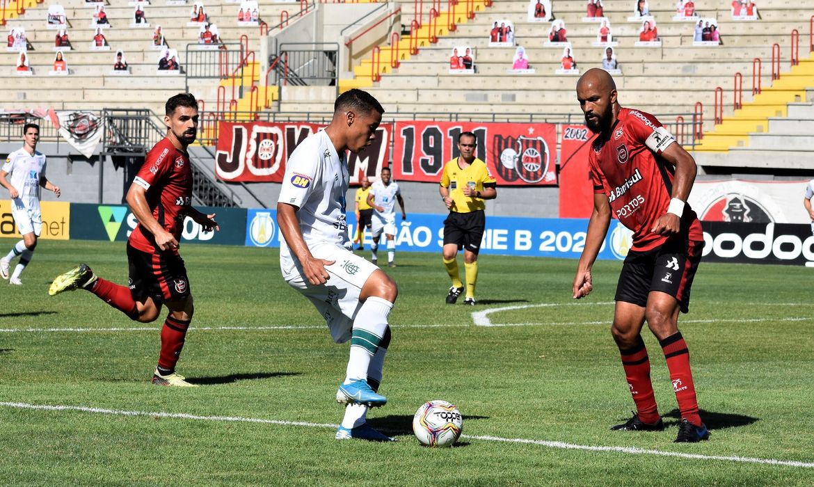 خبير تحكيمي: العين تعرض للظلم أمام النصر 