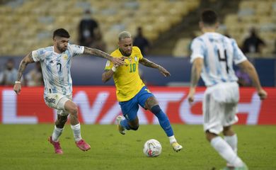 الهلال مطالب بالحذر … العين فريق بطل 