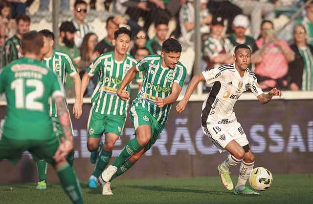 رسميًا.. تأجيل مباراة العين أمام الهلال في دوري أبطال آسيا 