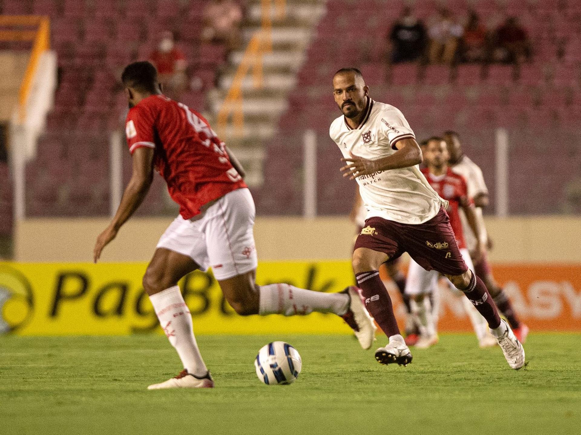 اللاعب الذي أنقذه فليك من مقصلة برشلونة 