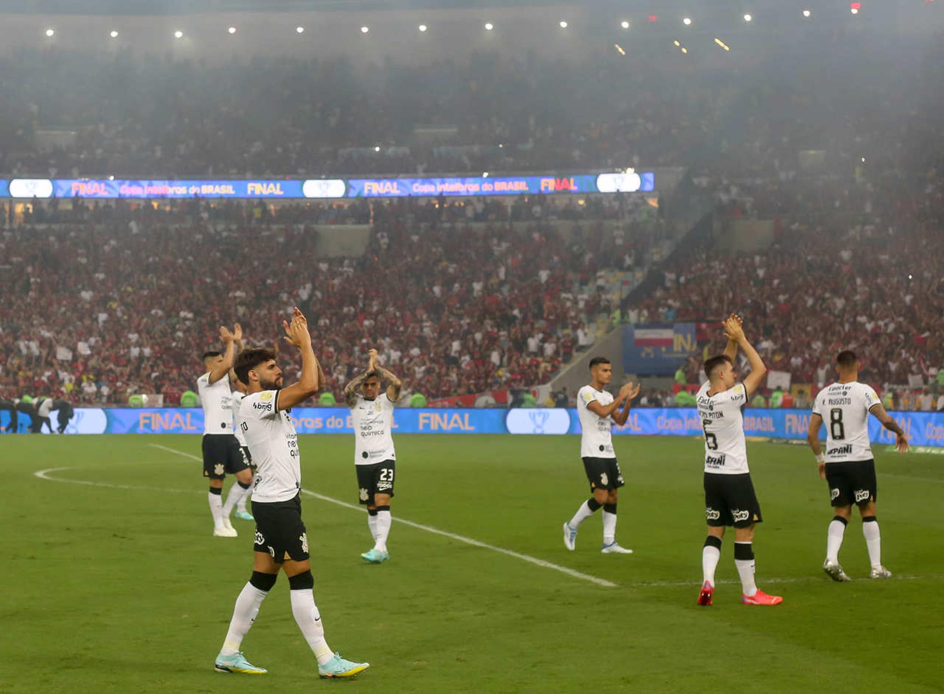 بعد كاسترو والمهيدب .. صديق رونالدو يدفع ثمن رباعية بورتو في مرمى النصر | 