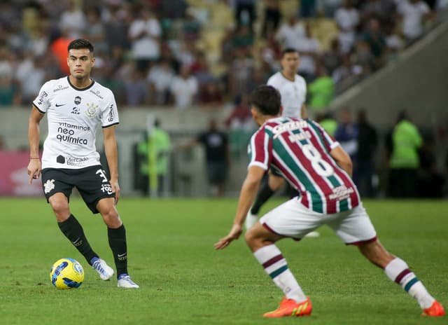 زاوية لم تُعرض من قبل .. فيديو جديد يورط حكام الفيديو في ظلم النصر خلال كلاسيكو الاتحاد | 