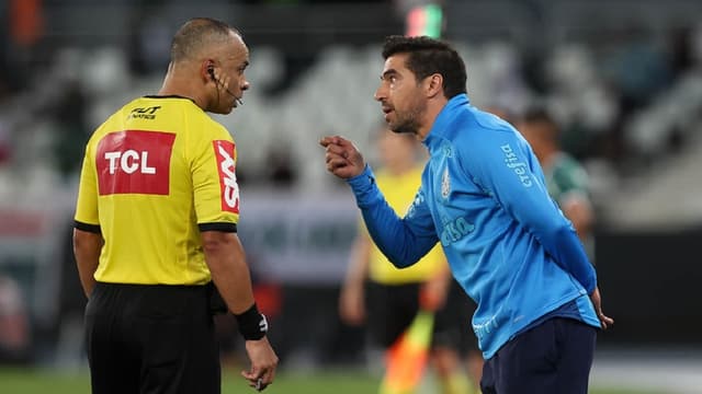 الدوري الإنجليزي.. تشيلسي يتعادل مع نوتينجهام فورست 1-1 في الشوط الأول 