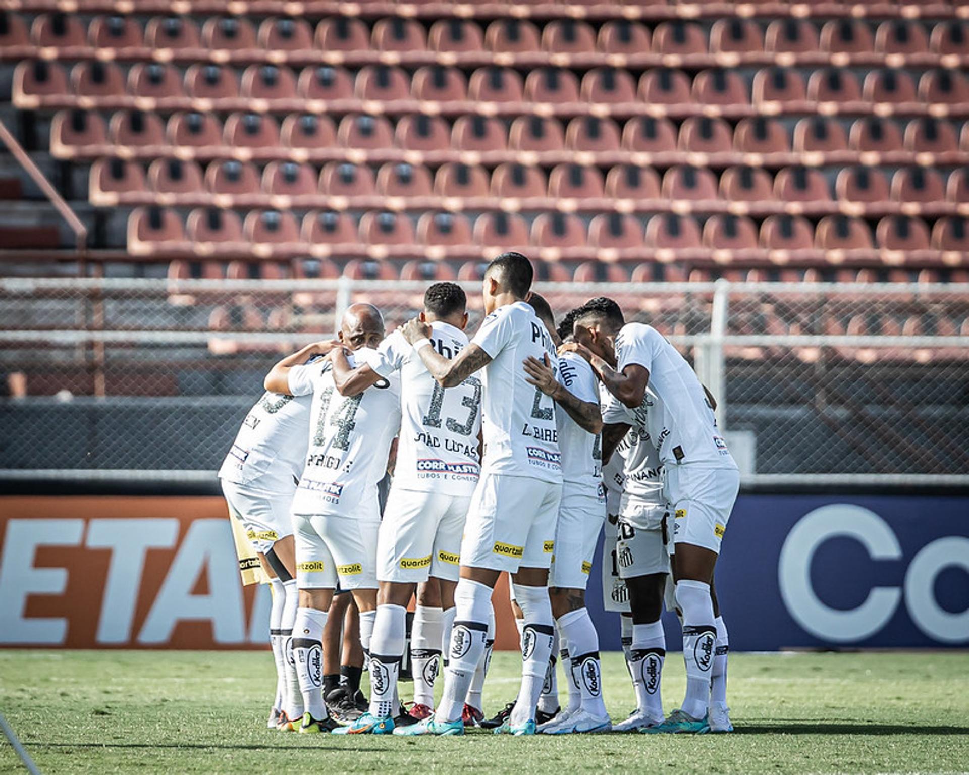 "لهذا السبب وزنك زائد" .. لاعب الهلال يوافق على تناول الشاورما في الفطار مع مشجع! | 