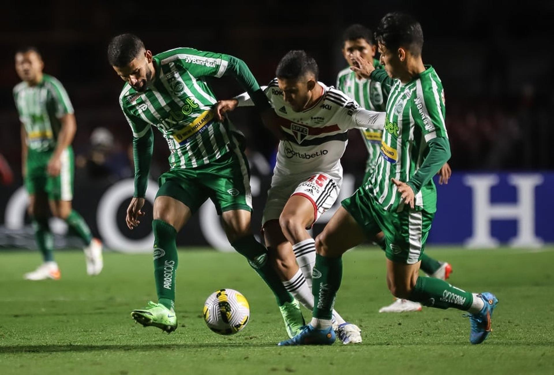 أرقام لاعبي إنتر ميامي أمام الهلال في كأس موسم الرياض 