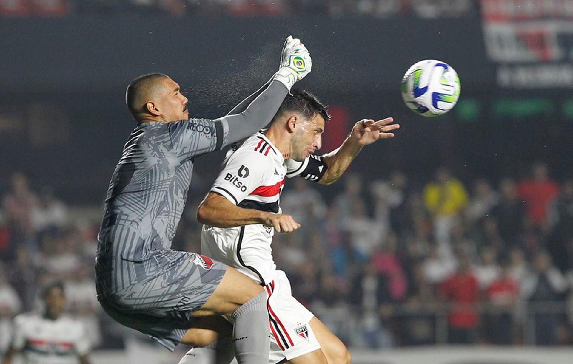 نتيجة مباراة ليفربول ضد أستون فيلا في الدوري الإنجليزي الممتاز.. صلاح يقود الريدز لتعزيز الصدارة - Scores 