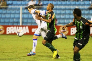 مراد باتنا … لاعب الفتح الذي تفوق على نجوم الدوري السعودي 