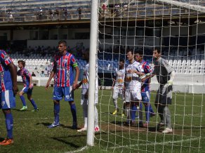 فيديو | جماهير العين استفزته .. رد فعل "غير معتاد" من كريستيانو رونالدو بعد ترديد اسم ليونيل ميسي | 