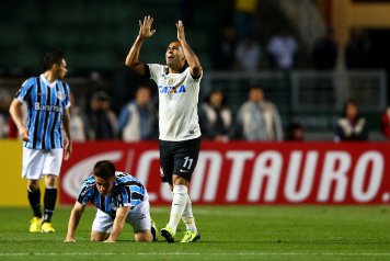 قرار جورج جيسوس يدفع مدافع الهلال لطلب الرحيل | 