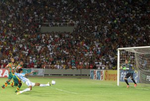 موكوينا: نجم الوداد هو خليفة أشرف حكيمي في منتخب المغرب - Scores 